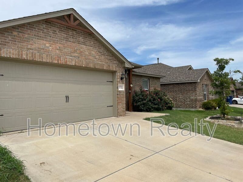 El Reno House: 1712 Vermilion Lane