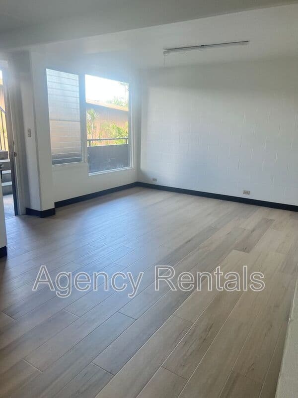 Honolulu Condo: 1349 Mookaula St.