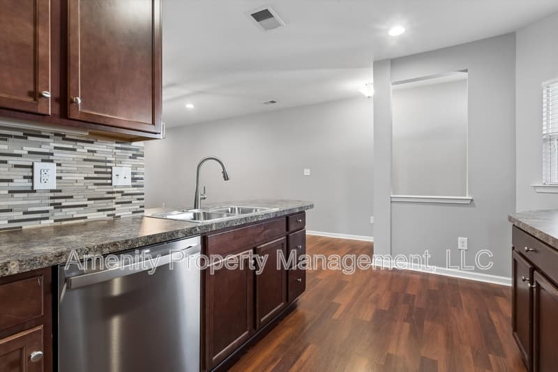 Williamsburg Townhome: 109 Bigler Drive