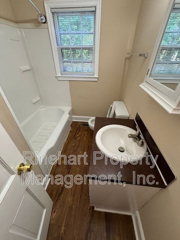 Rock Hill House: 3016 Hilton Road