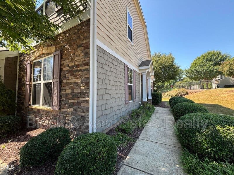 Wake Forest House: 1429 Kirkwood Hill Way