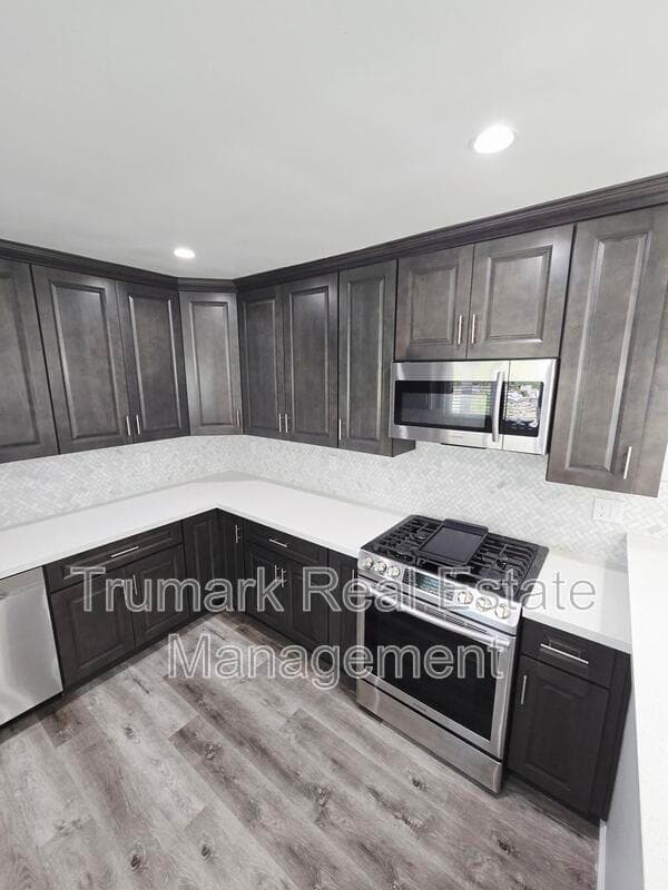 Glendale Condo: 1303 N Brand Blvd
