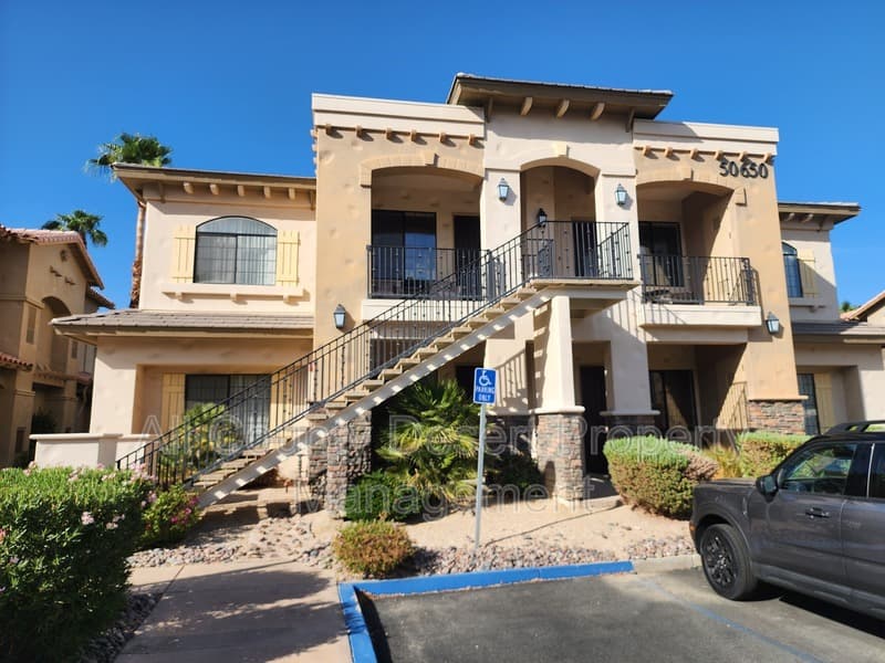 La Quinta Condo: 50650 Santa Rosa Plaza