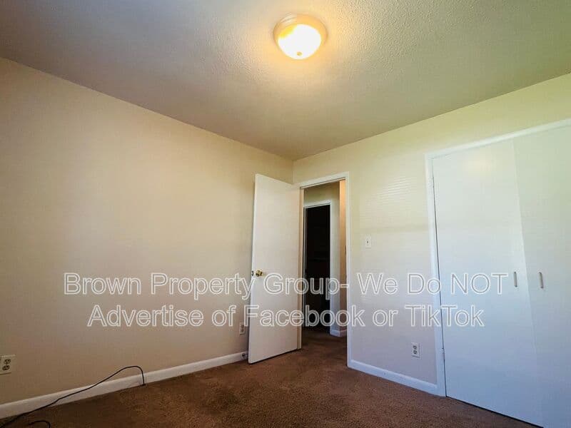 Spring Lake House: 3324 Red Fox Rd