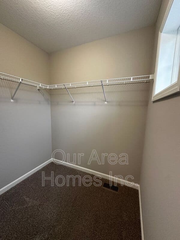 Big Lake House: 595 William St