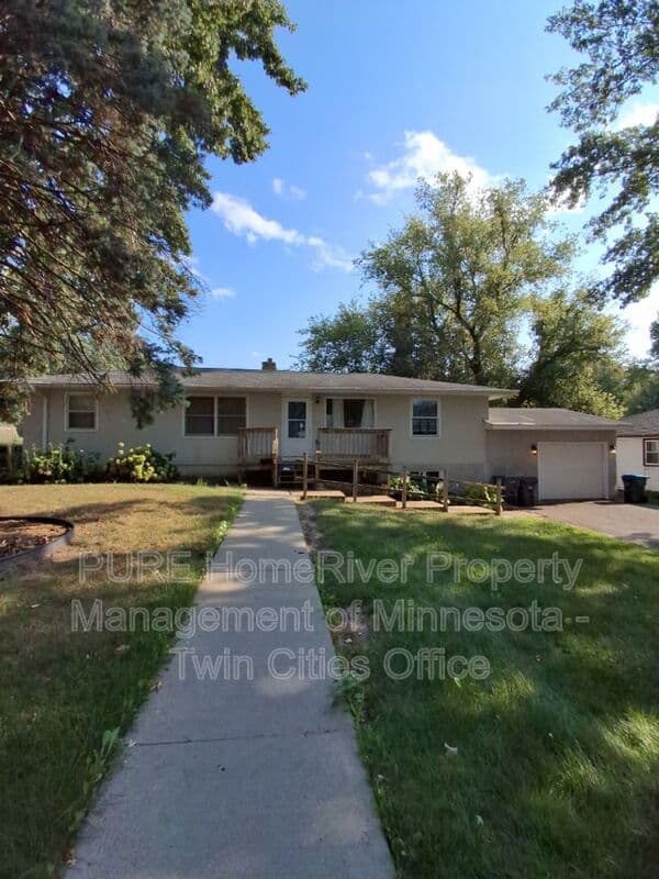 North Saint Paul House: 2670 5th Ave E