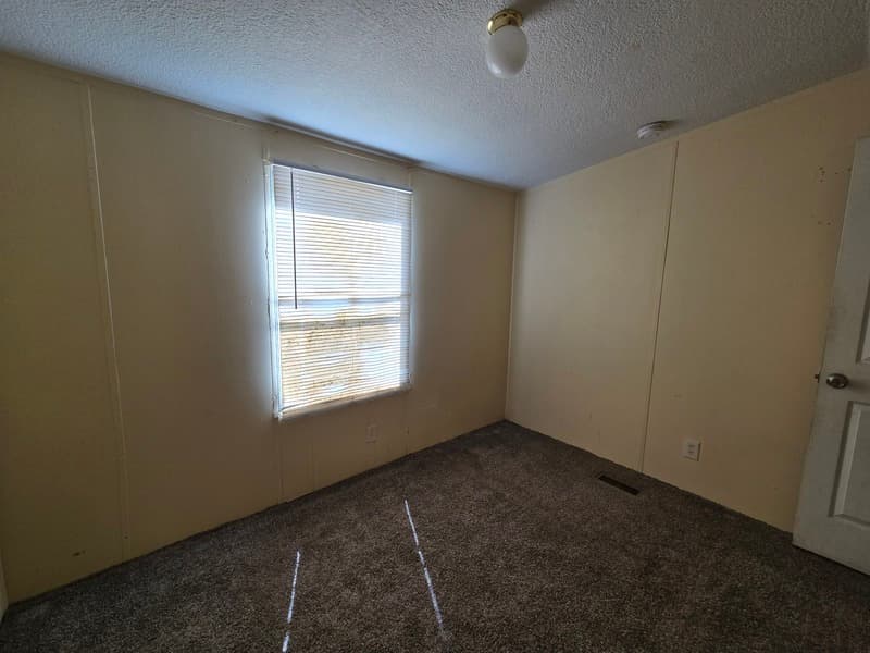 Fayetteville House: 2412 Cattail Cir