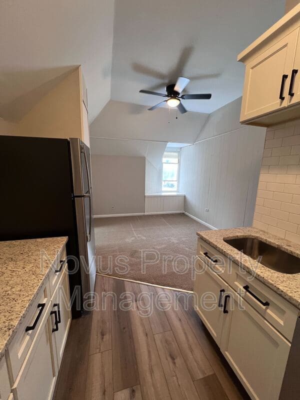 Carrollton Condo: 302 Cedar Street