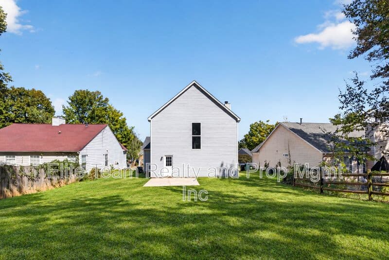 Charlotte House: 9119 Stone Abbey Place