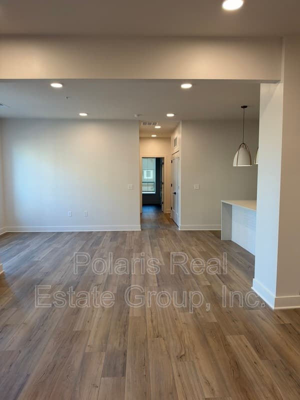 Carmel Condo: 925 Veterans Way