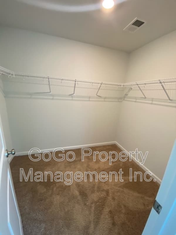 Boiling Springs House: 811 Millsgrove Court