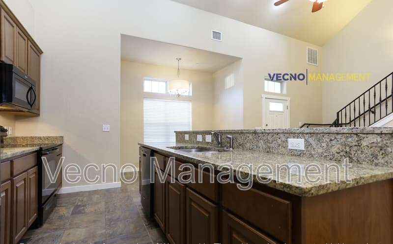 Pleasanton House: 215 Circle Court