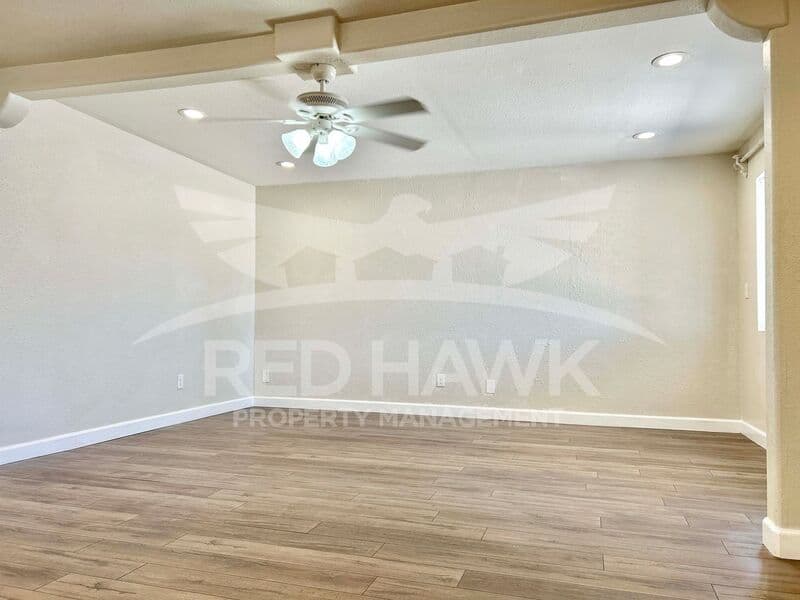 Chandler House: 281 S California St
