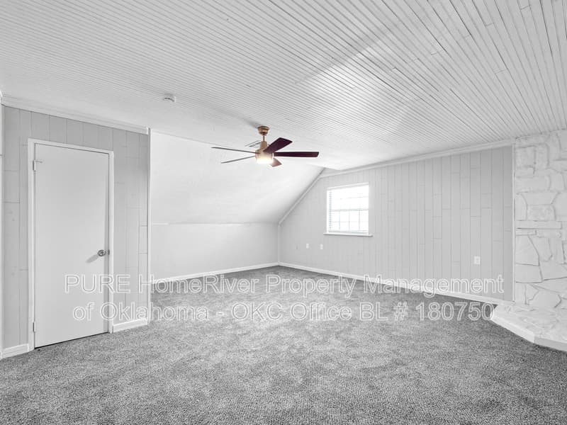 Moore House: 2113 NE 9th St