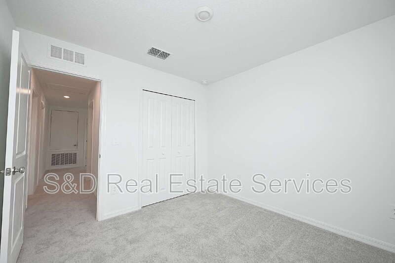 Lakeland House: 7847 Abagail Dr.