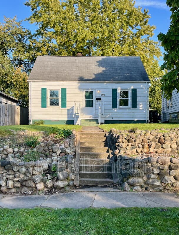 South Bend House: 3314 South Main Street