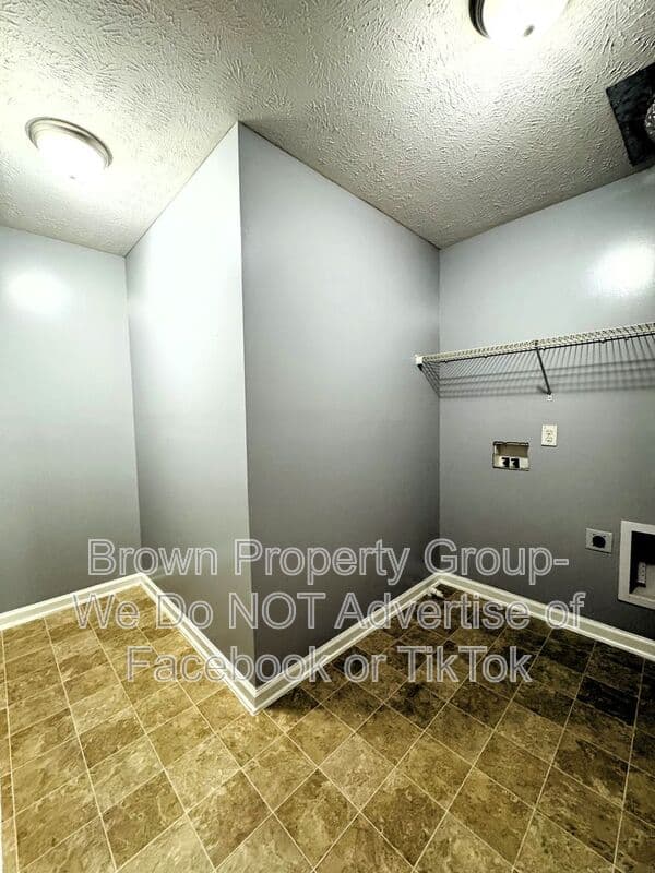 Fayetteville House: 3611-A Dornoch Dr