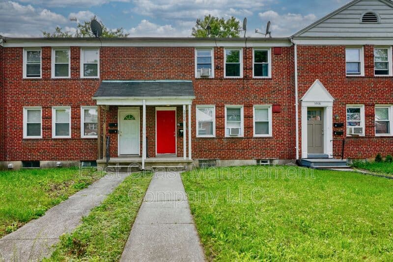 Baltimore Condo: 5906 The Alameda