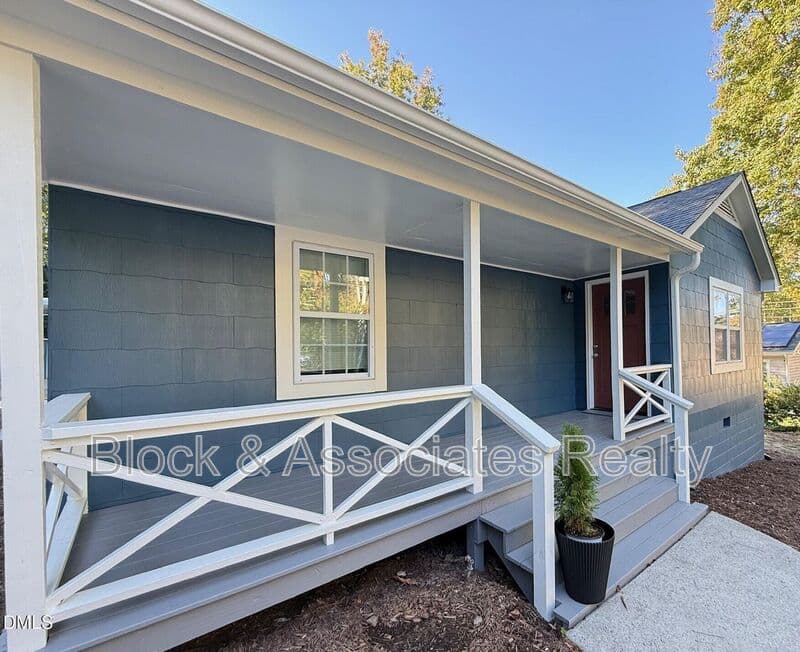 Raleigh House: 5215 Vann Street