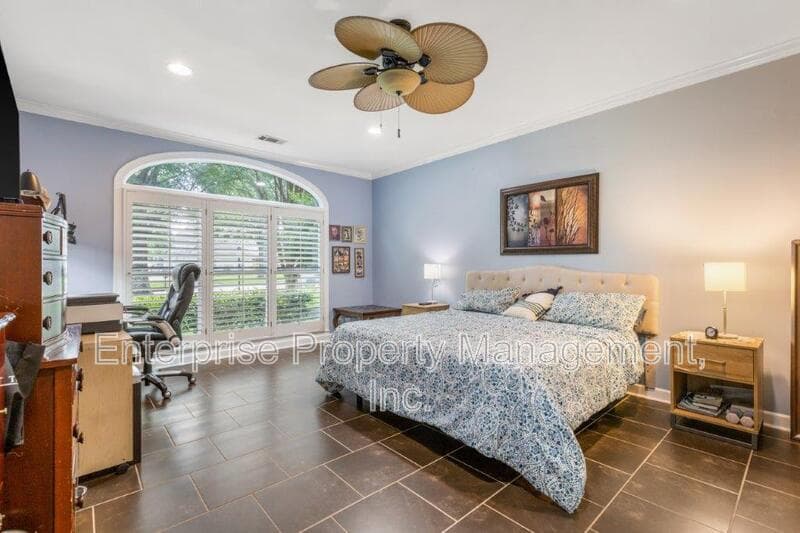 Collierville House: 10290 Shrewsbury Run Way