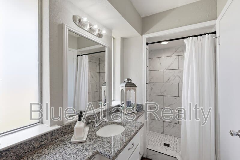 Dallas House: 5019 Blanchard Drive
