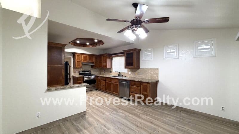 Victorville House: 13675 Ruby Circle
