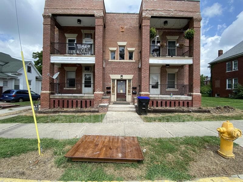 Bloomington Condo: 611 West Jefferson Street
