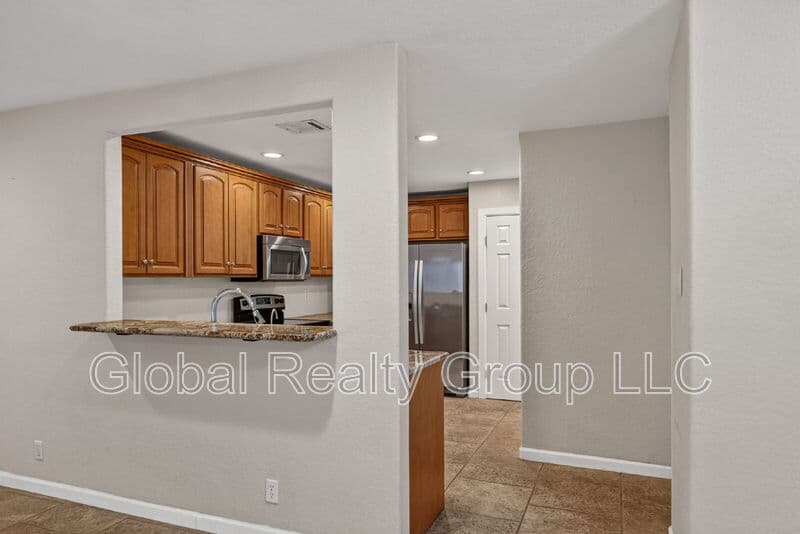 San Antonio House: 12914 Ocean Glade