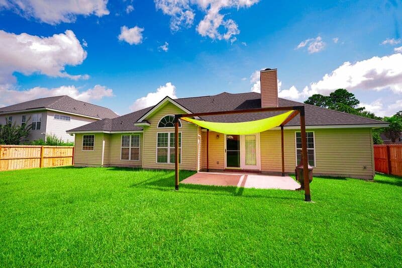 Richmond Hill House: 909 Young Way