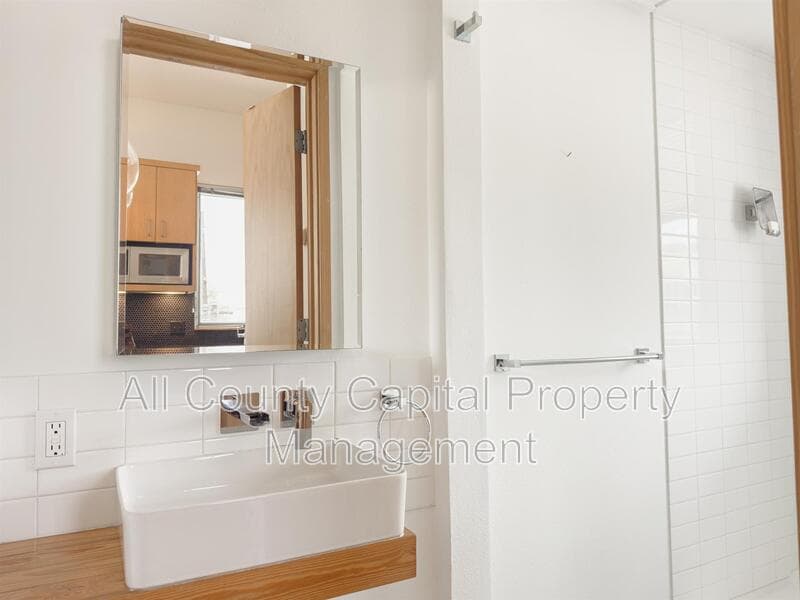 Austin House: 1507 North Street #A