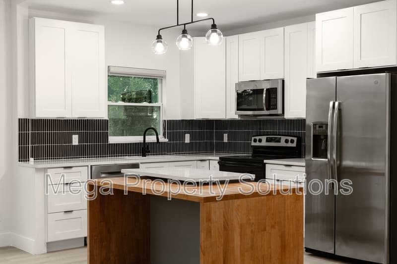 Tampa House: 910 East Osborne Avenue
