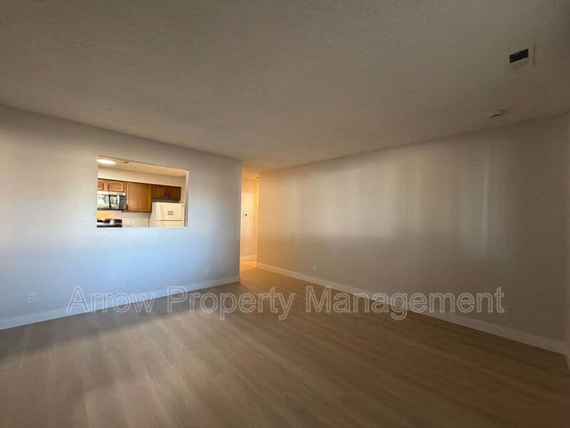 Lincoln Condo: 515 West Saunders Avenue