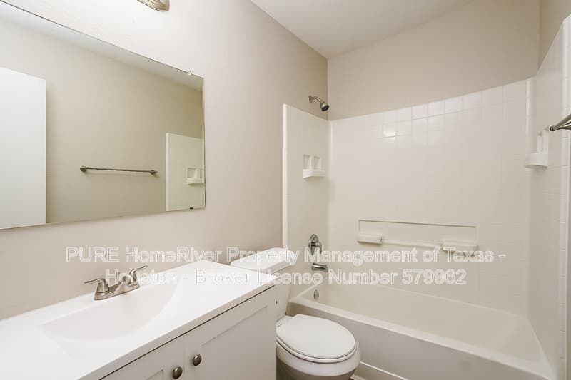 Richmond House: 19135 Jordans Landing Ln