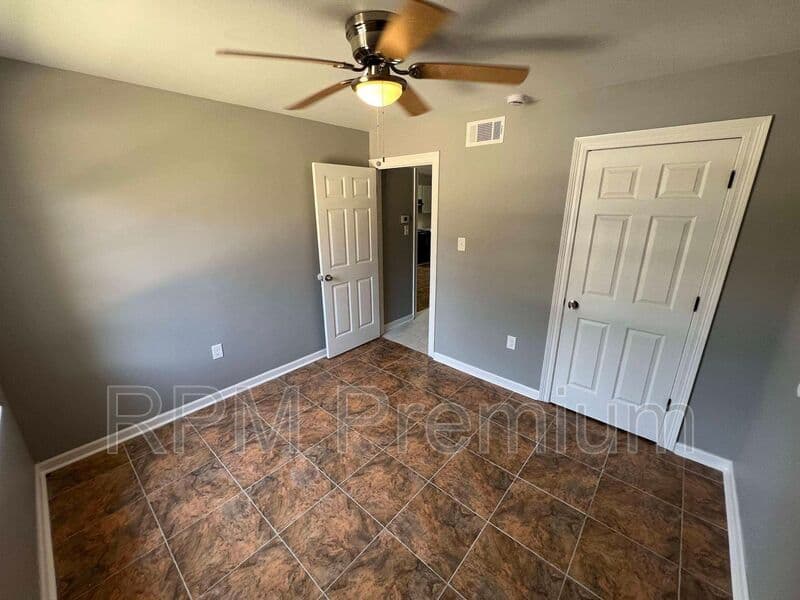 Baker Condo: 5057 Baker Blvd.