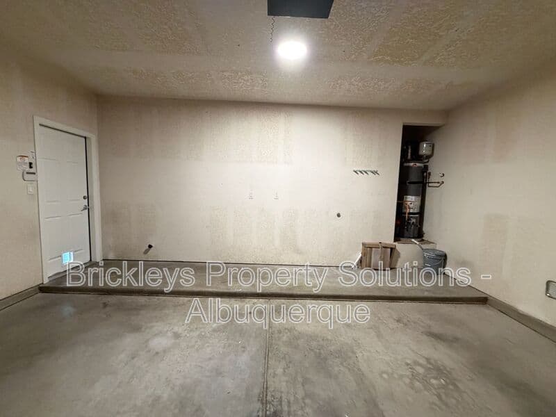 Rio Rancho House: 418 Paseo Roja Pl NE