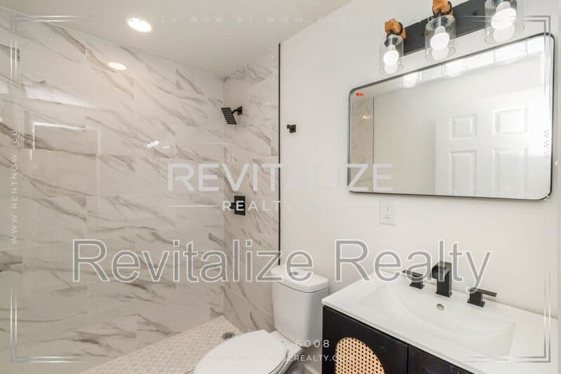 Mobile House: 2365 Sybel Drive