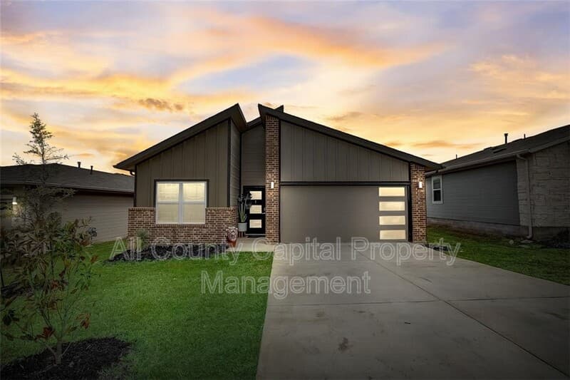 Austin House: 8204 City Top Blvd