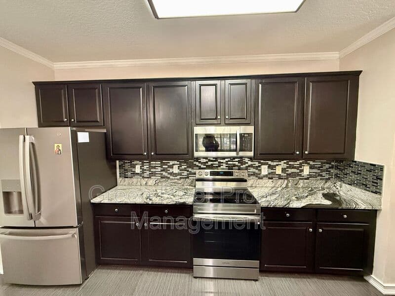 Jacksonville House: 11251 Campfield Drive