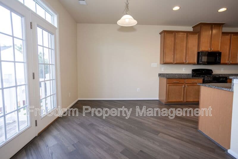 Gainesville Townhome: 7408 Brunson Cir