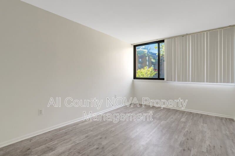Alexandria Condo: 4 S Van Dorn St