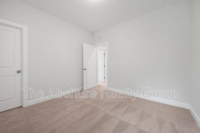 Angier House: 121 Barnwell Loop