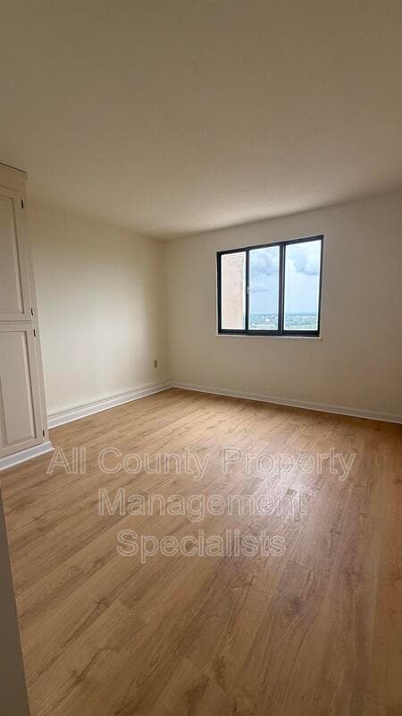 Columbia Condo: 1825 Saint Julian Pl
