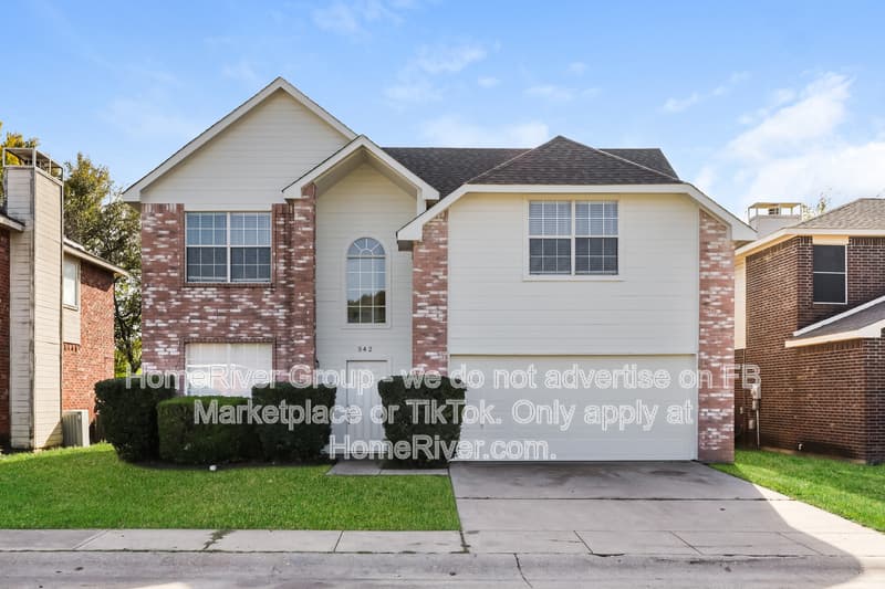 Duncanville House: 542 Alameda Ave