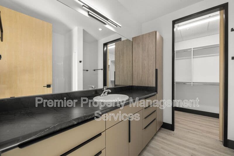 Billings Apartment: 2310 1st Ave N