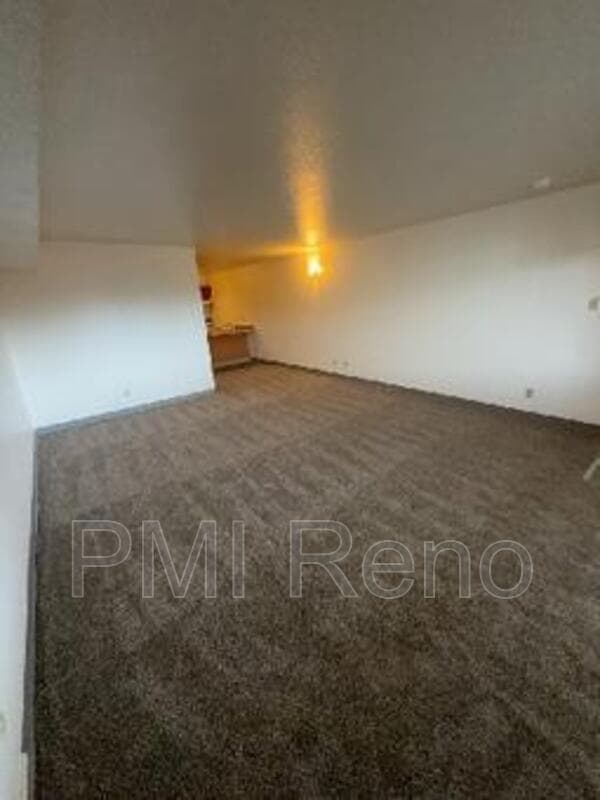 Reno Apartment: 160 Park Street