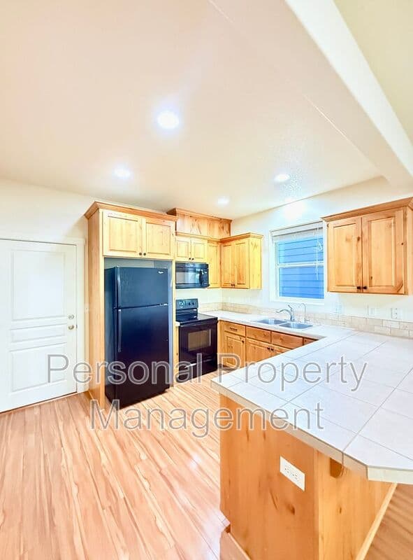 Vancouver House: 137 NW 76th St