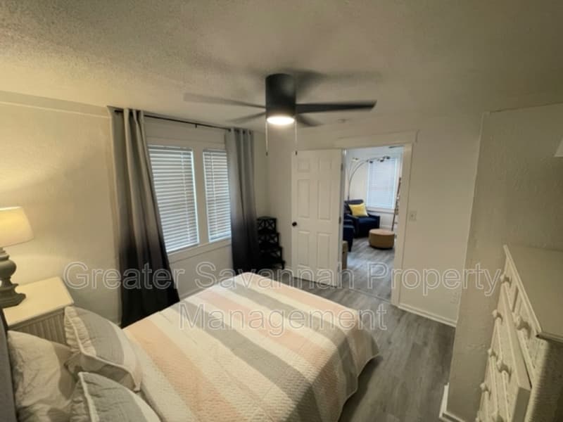 Savannah House: 626 East Waldburg Street