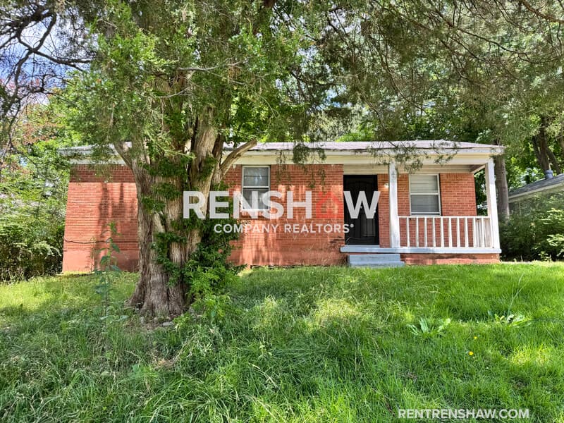 Memphis House: 220 Vernelle Ave