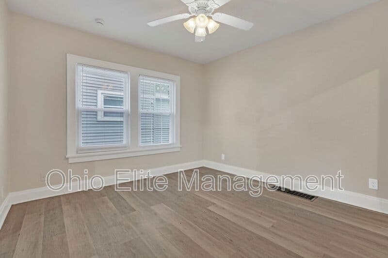 Columbus House: 243 N Wayne Ave