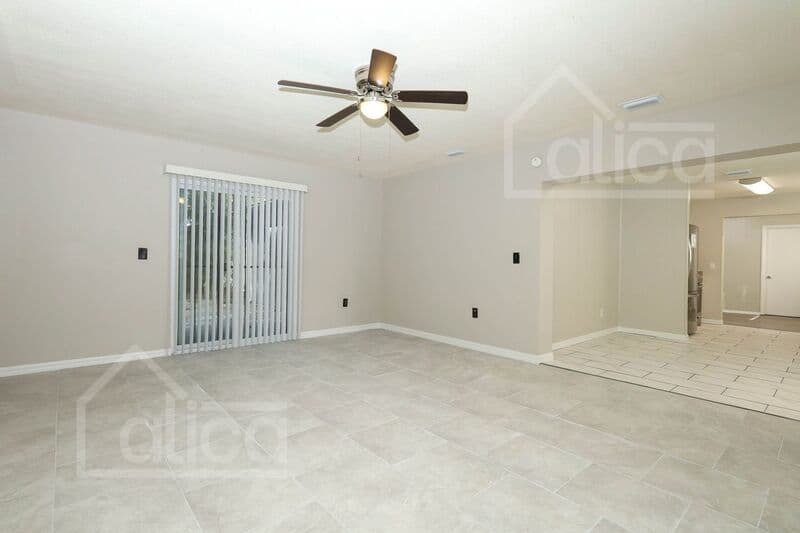Orlando House: 4258 Clarinda St